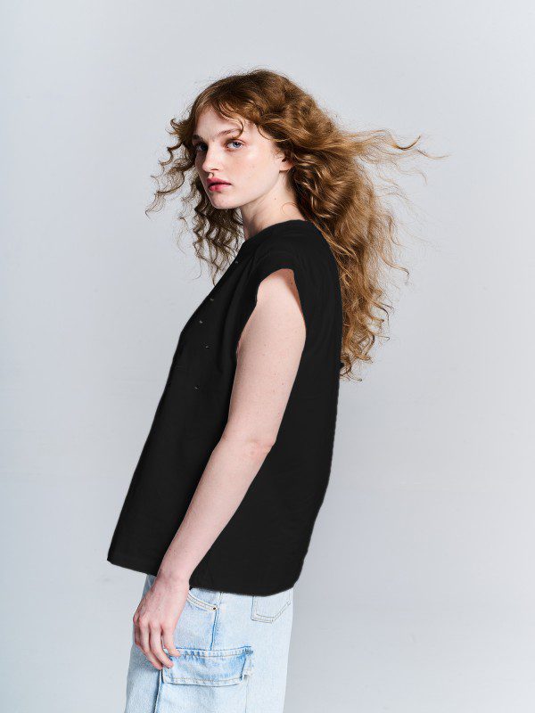 STAFF GALLERY Crystal sleeveleess top